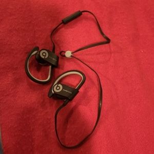 Powerbeats #PoshAffliate